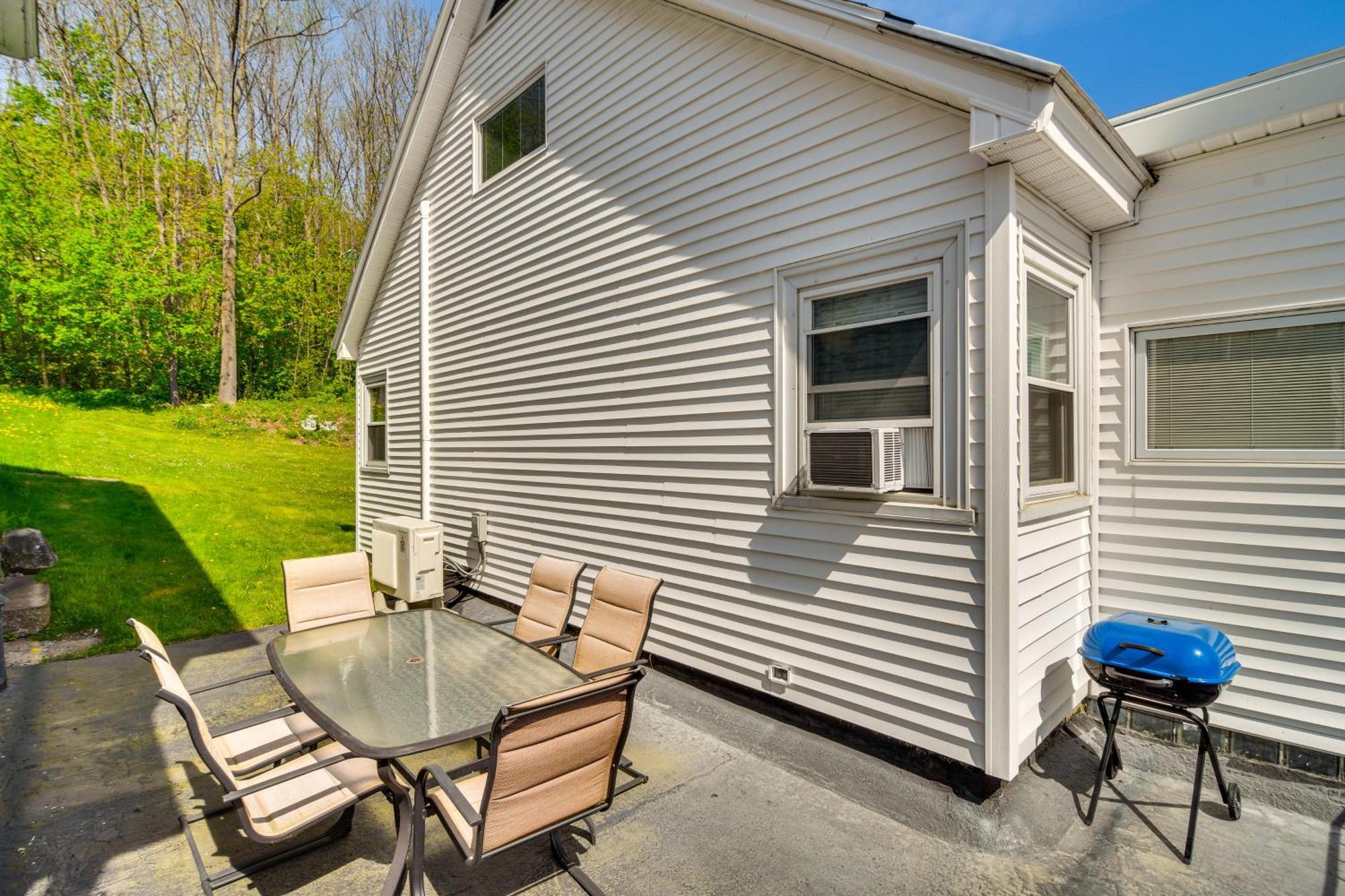 고햄 Cozy Berlin Getaway Near Hiking And Atv Trails! 빌라 외부 사진